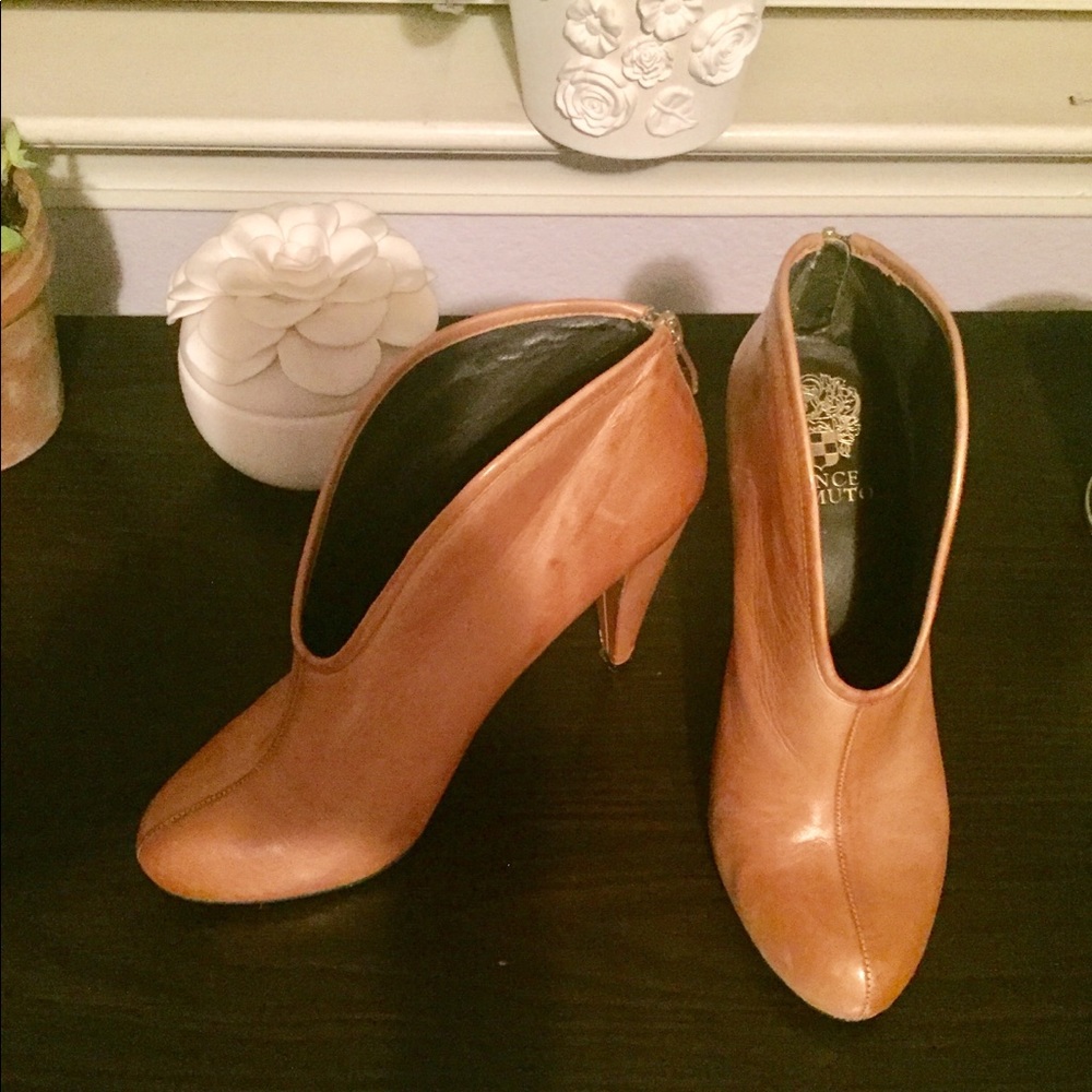 Vince Camuto Carmel leather shoes. Worn once.